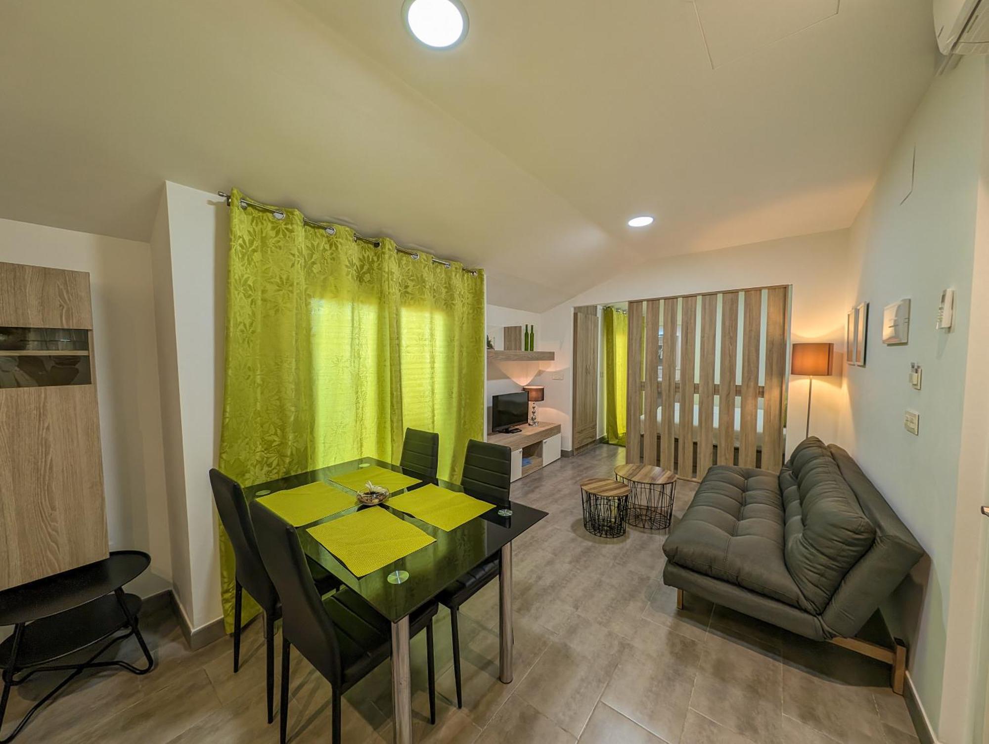 La Laguna Aparthotel 3*